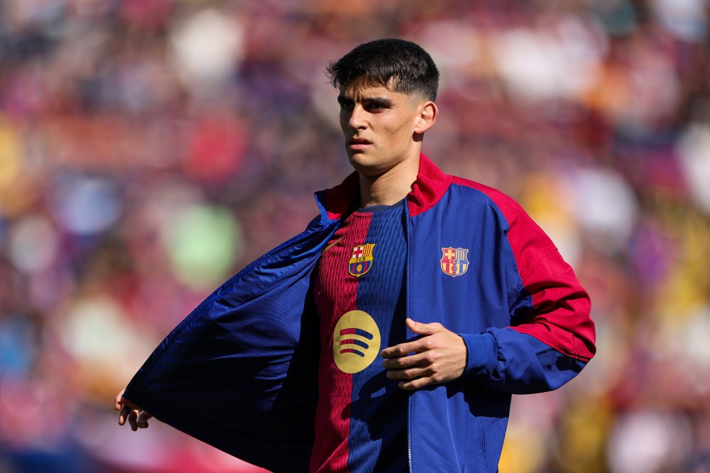 جيرارد مارتن يشيد بخيار فليك بإشراك لاعبي كتالونيا في فوز برشلونة على ألافيس