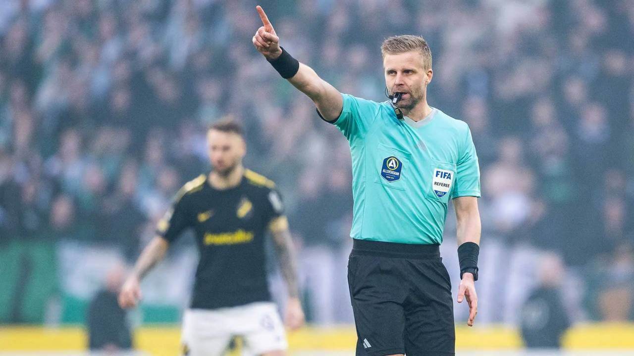 الحكم السويدي جلين نيبيرج يدير مباراة افتتاح كأس العرب 2025 بين قطر وفلسطين