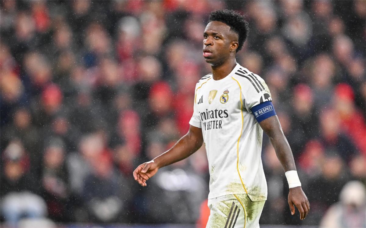 تشابي ألونسو يعزز العلاقة مع فينيسيوس جونيور في ريال مدريد