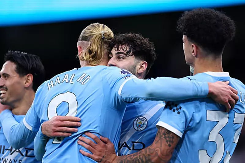 مانشستر سيتي يقلب الطاولة على ليدز ويحقق فوزًا مثيرًا في الدوري الإنجليزي