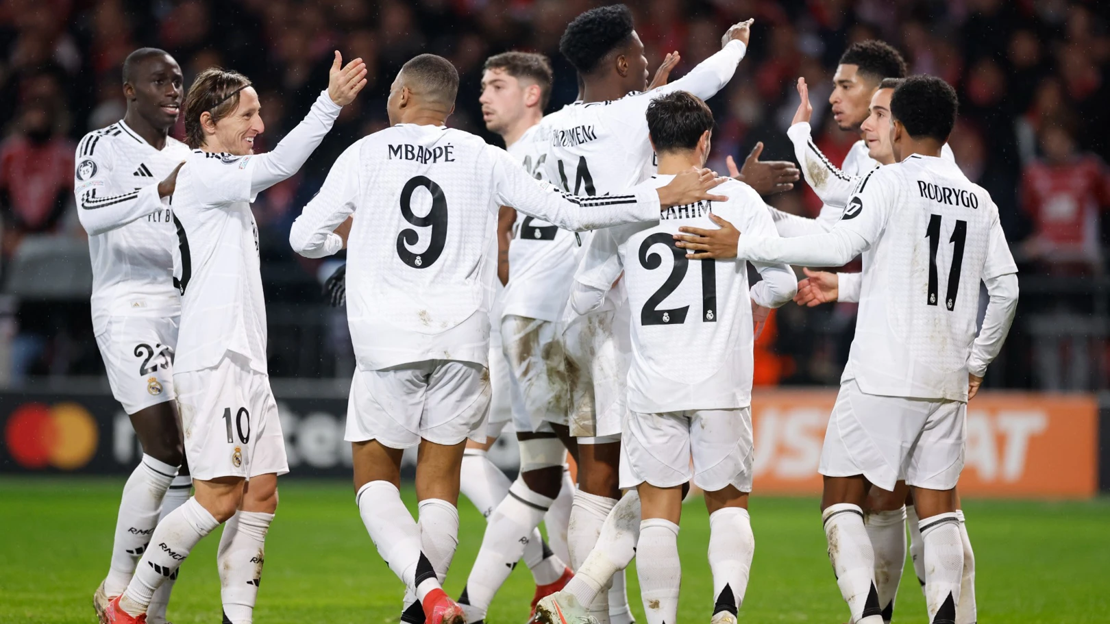 ريال مدريد يتأهل رسميًا لدور الـ16 بدوري أبطال أوروبا وأرسنال يواصل العلامة الكاملة