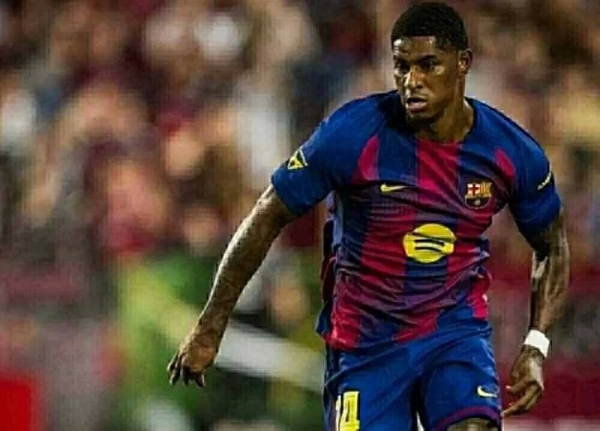 راشفورد يقترب من حسم مستقبله مع برشلونة بعد تألقه اللافت