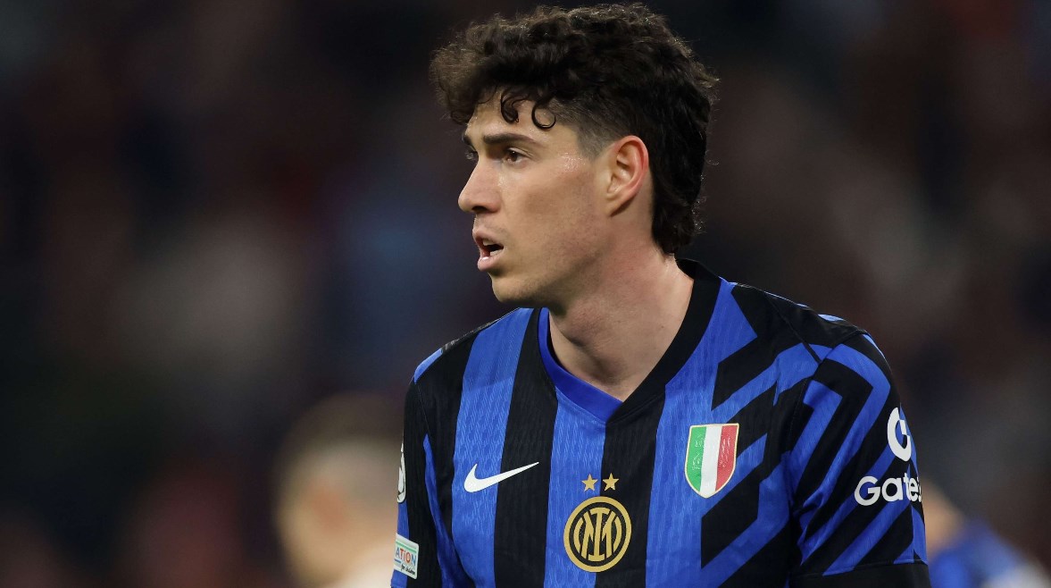برشلونة يسعى للتعاقد مع مدافع إنتر أليساندرو باستوني