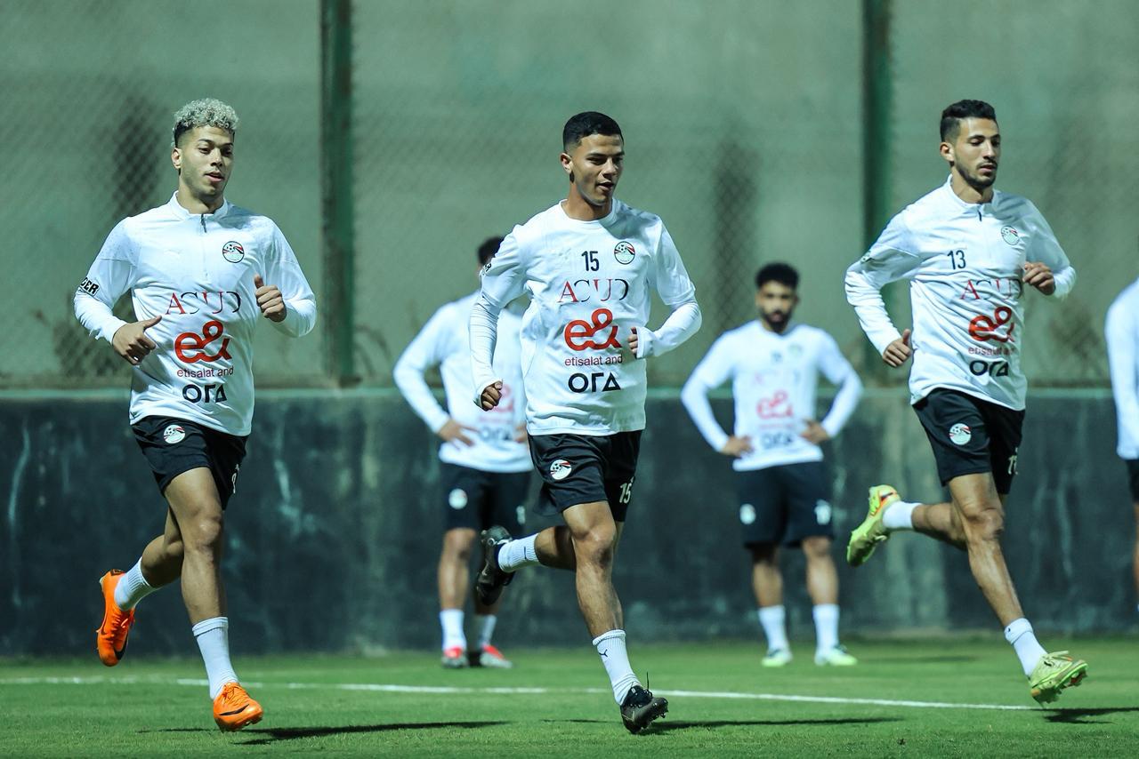 منتخب مصر يبدأ تدريباته الأولى في المغرب استعدادًا لكأس أمم إفريقيا 2025