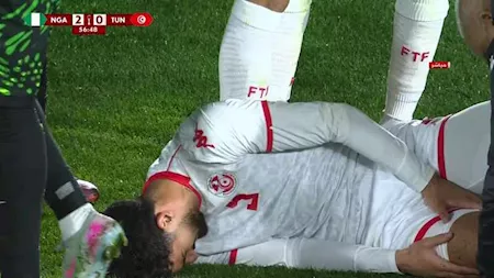 كدمة في الركبة تبعد بن رمضان مؤقتًا عن تونس بعد خسارة نيجيريا