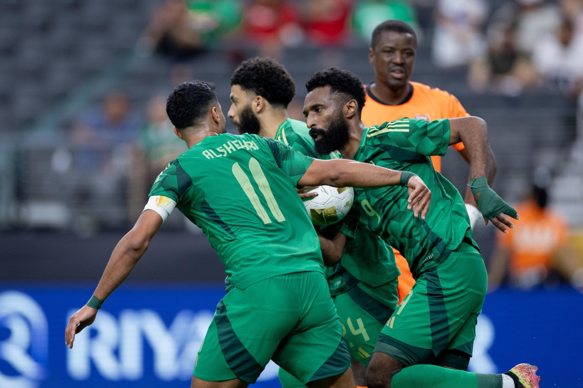 السعودية تبدأ مشوارها في كأس العرب 2025 بتشكيل هجومي أمام عُمان