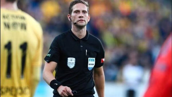 فيفا يعلن طاقم تحكيم مباراة مصر والكويت في افتتاح مشوار كأس العرب 2025