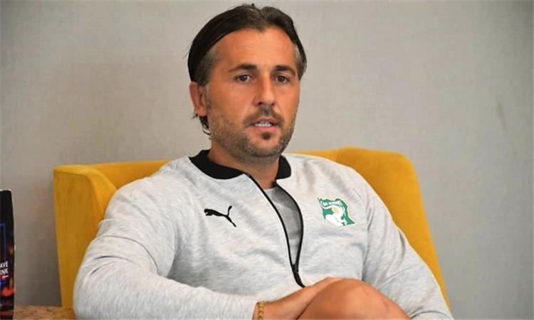 مدرب أنجولا ينتقد الفيفا بسبب موعد تحرير اللاعبين قبل كأس أمم أفريقيا 2025