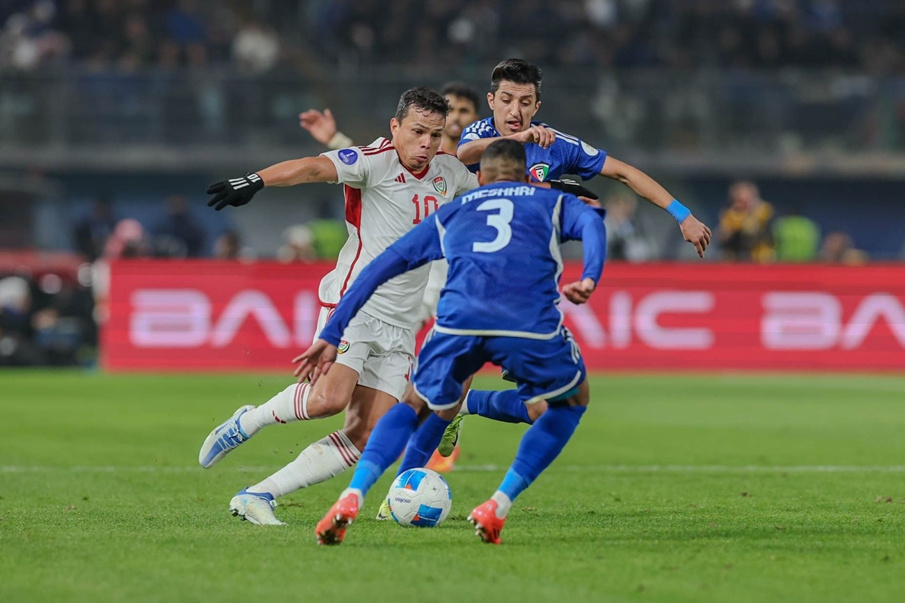 الكويت والإمارات تكشفان تشكيلتيهما لمواجهة حاسمة في كأس العرب