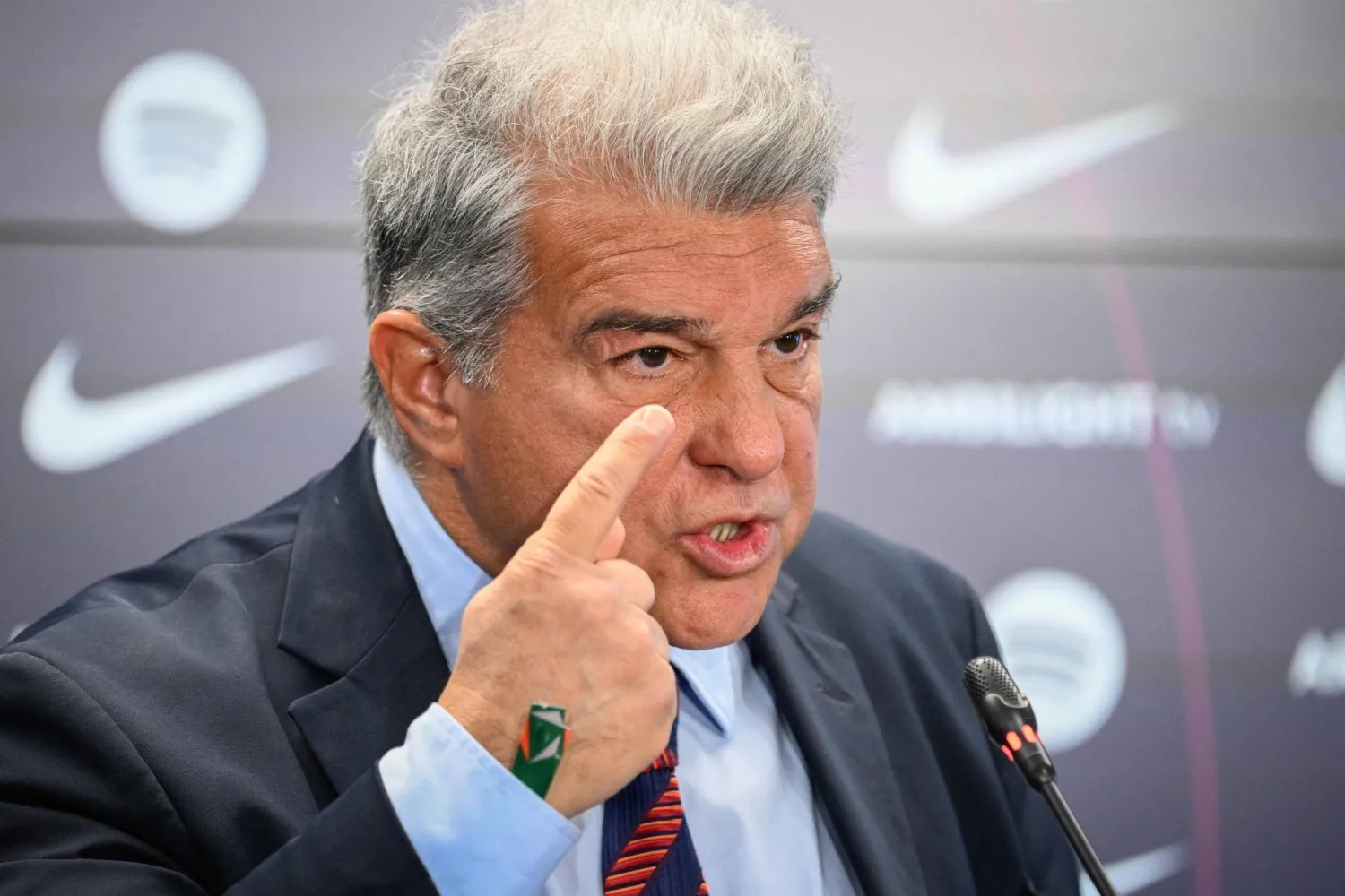 لابورتا يصعد هجومه على ريال مدريد بسبب التحكيم وملف نيغريرا