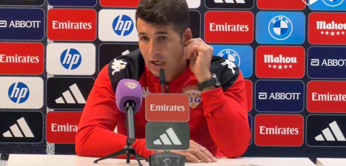 مدرب غوادالاخارا يشيد بفريقه قبل مواجهة برشلونة في كأس ملك إسبانيا