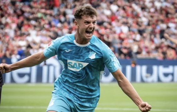 برشلونة يضع أنظاره على فيسينك أسلاني مهاجم هوفنهايم وفقًا لسكاي سبورتس