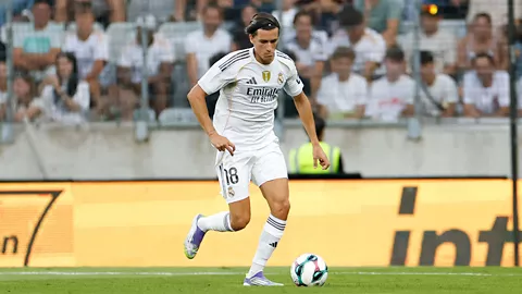 كاريراس مهدد بالغياب عن مواجهة موناكو بعد بطاقة محتملة ضد مانشستر سيتي