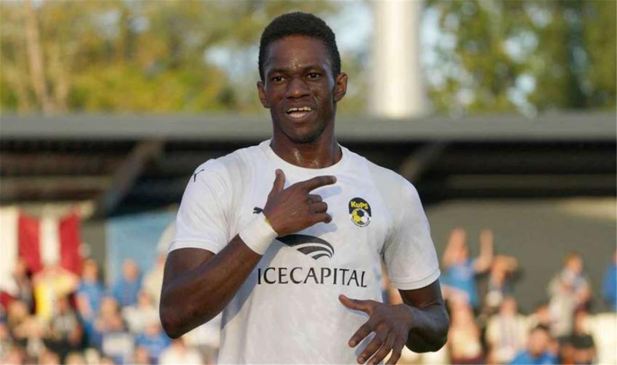 رئيس كوبيون بالوسورا ينفي عروض الأهلي لضم الغيني محمد توريه