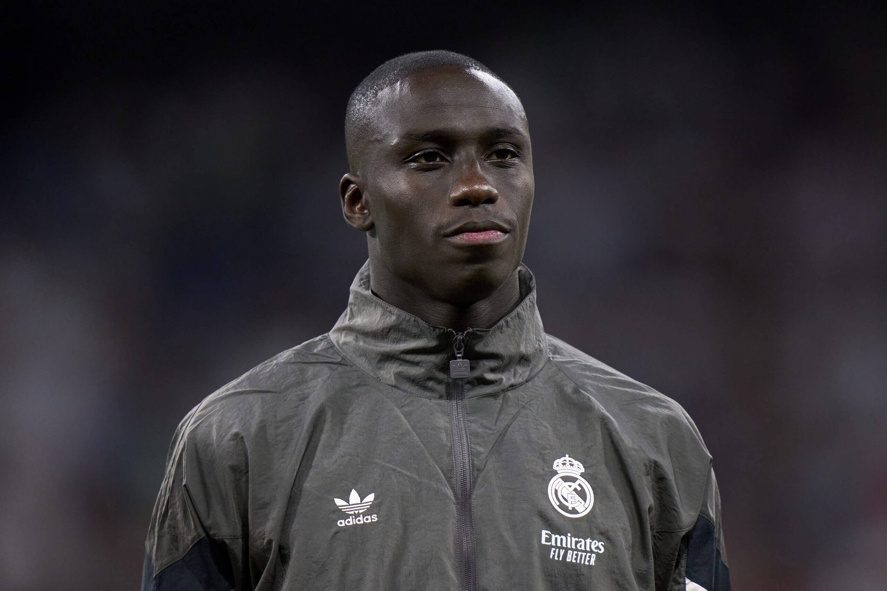 ريال مدريد يعلن غياب فيرلاند ميندي ثلاثة أسابيع بسبب تمزق عضلي في الفخذ