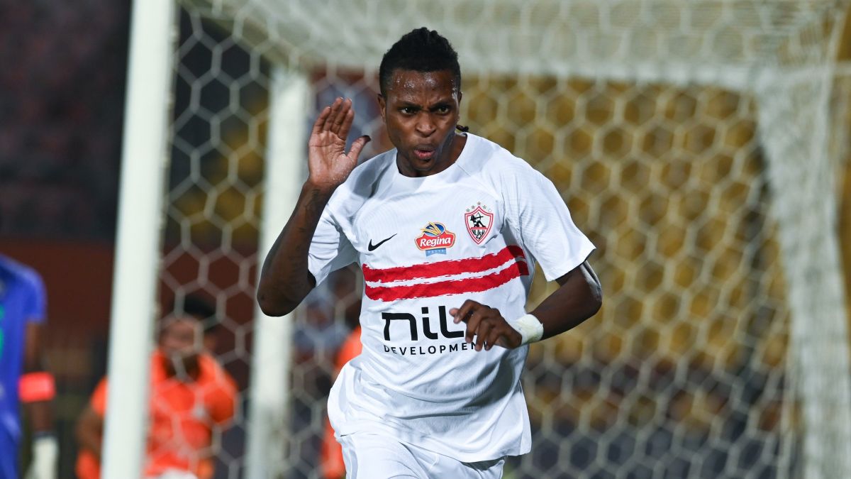 شيكو بانزا يسافر لأنجولا للانضمام لمعسكر منتخب بلاده قبل أمم أفريقيا