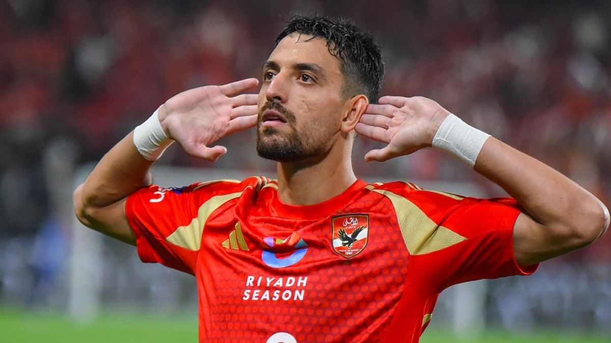 طاهر محمد طاهر: أتقبل النقد الفني وأرفض السخرية وأركز على تطوير نفسي في الأهلي