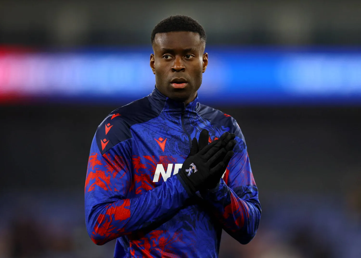 مانشستر سيتي يقتحم سباق التعاقد مع مدافع كريستال بالاس مارك جيهي