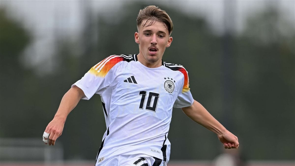 بايرن ميونخ يوضح تصريحات لينارت كارل ويؤكد راحته في الفريق