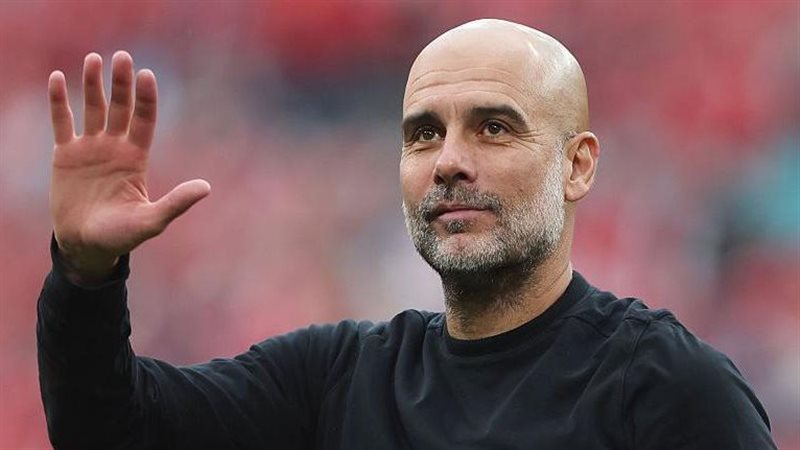 جوارديولا يلوح بالاعتماد على لاعبي الاكاديمية بعد اصابات دفاع مانشستر سيتي