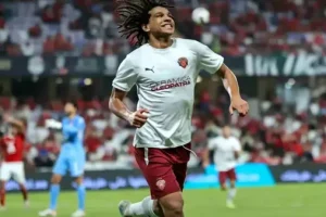 مروان عثمان ينتظم في تدريبات الأهلي بعد الانتقال رسميًا من سيراميكا كليوباترا