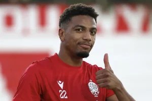 تقارير: الرجاء يفاوض أيوب العملود لتعزيز الرواق الأيمن قبل إغلاق الميركاتو الشتوي