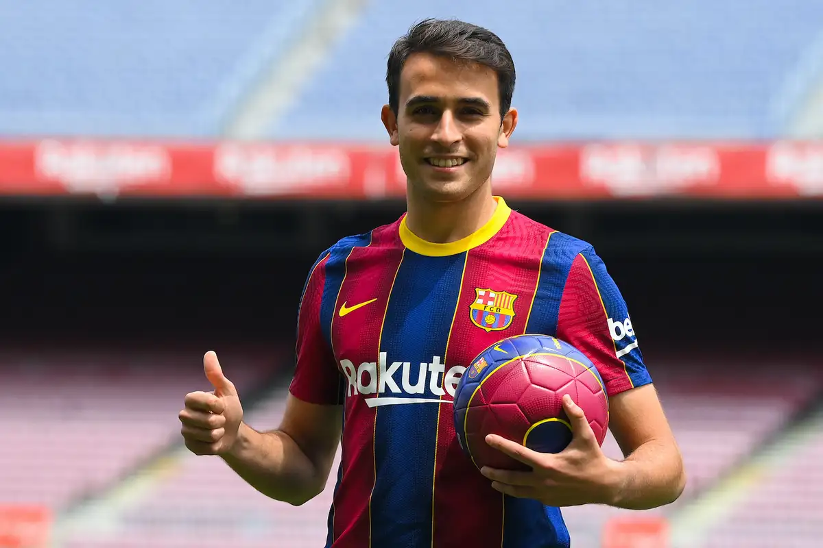 إريك غارسيا يتحول إلى لاعب أساسي في برشلونة بفضل ثقة فليك والتزامه