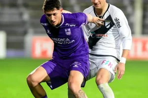 برشلونة يقترب من ضم الأوروجواياني باتريسيو باسيفيكو في يناير