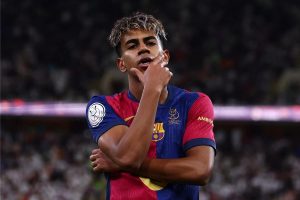 نيستروب: لن أتردد في التكتل دفاعيًا أمام برشلونة لإيقاف خطورته