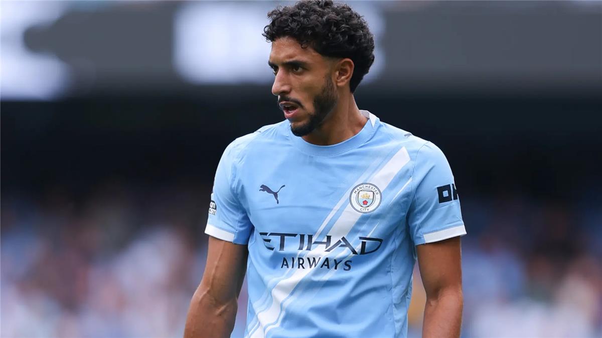 أستون فيلا يُبدى اهتمامه بالتعاقد مع عمر مرموش في يناير