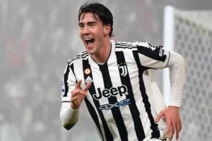 تقارير: غموض يحيط بمستقبل فلاهوفيتش مع يوفنتوس وسط تعقيدات مالية